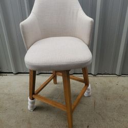 New Barstool / Bancos Nuevo