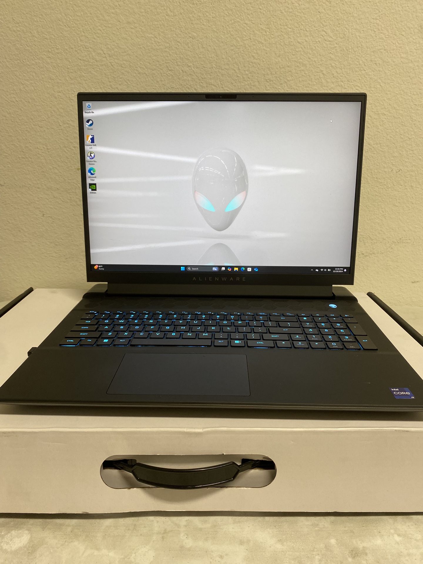 Alienware - m18 R2 18" 165Hz