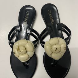 Chanel Black Rubber CC Camellia Thong Flats Size 38