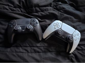 2 PS5 Controllers *USED*
