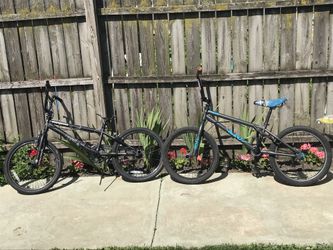 2 bmx bikes