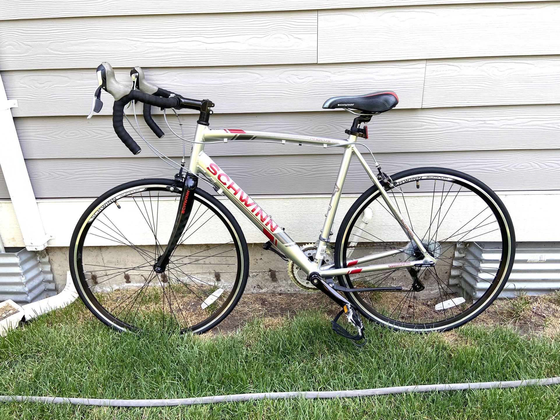 Quality Schwinn Phocus 1600 Road Bike Bicycle