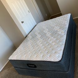 FULL BEAUTYREST MATTRESS AND FREE BOX SPRING