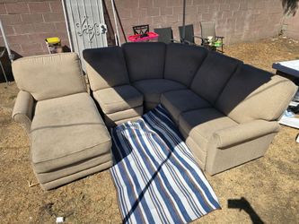 Beautiful Beige Sectional Sofa – Reclining Seats