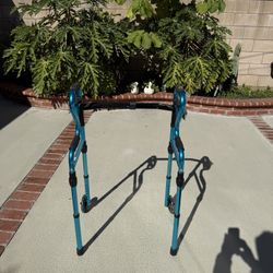 Walker for seniors adjustable capacity 350 pounds