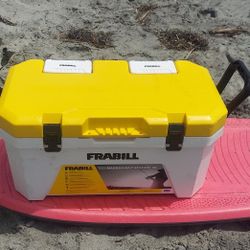 Frabill Magnum Bait Station /Cooler