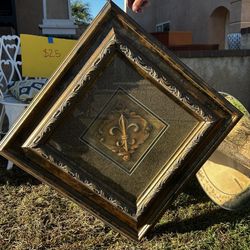 Diamond Shaped Fleur-De-Lis Art 