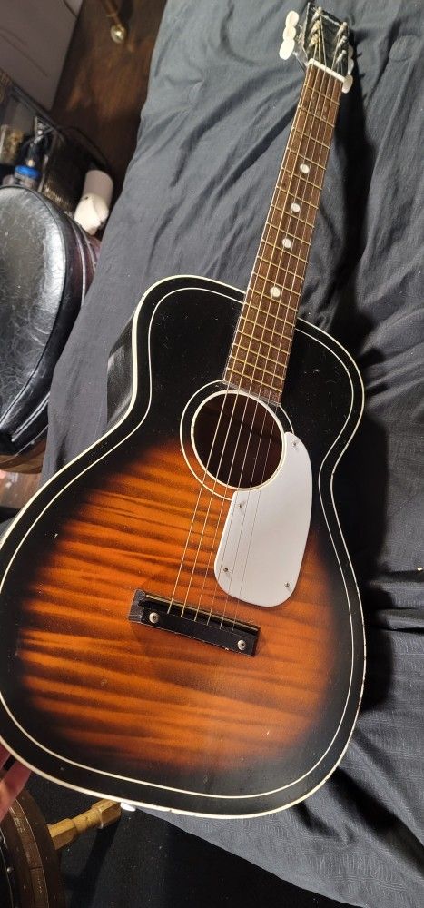 Acoustic Guitar Silvertone