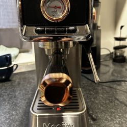 Expresso machine for SALE! Freebies Included! 