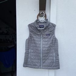 Women's Patagonia Nano Puff Vest (L)