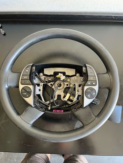 Toyota Prius 2nd Generation (2004-2009)  Steering Wheel