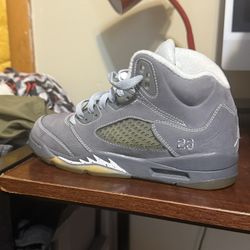 Jordan’s 13 Pairs 4 4.5 Youth Mint Condition 
