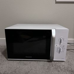 Panasonic Microwave  (NN-SM33H) 25L