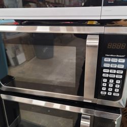 Hamilton Beach 0.9 cu ft microwave

$49 FIRM