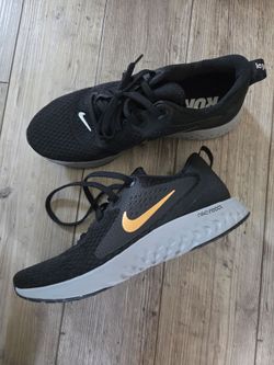 NIKE Women's WMNS Odyssey React Low-Top Sneakers
9.5 New / no box