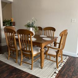 Dining Table And 6 Chair 