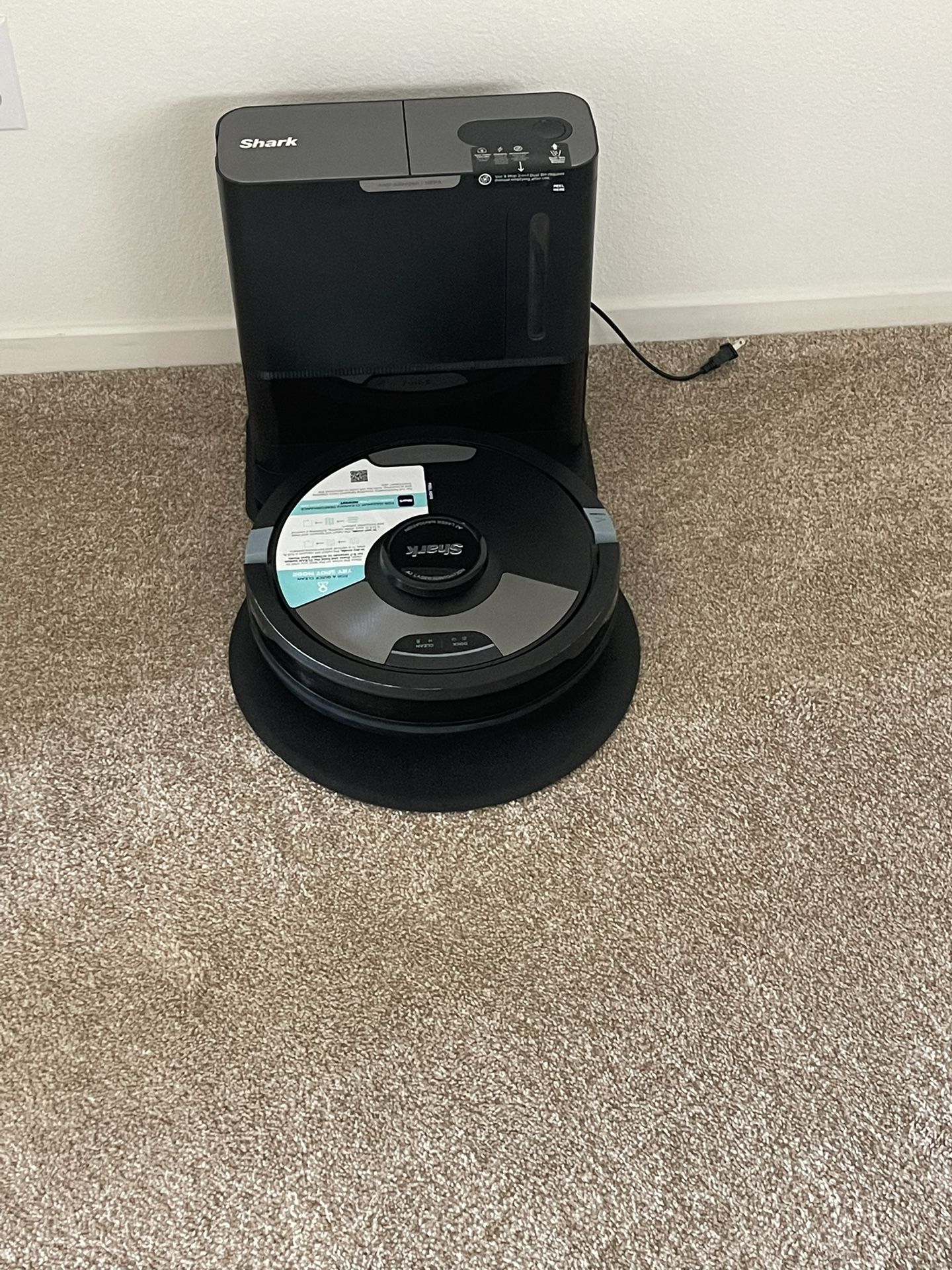 Shark Matrixâ„¢ Plus 2-in-1 Robot Vacuum and Mop with XL HEPA Self-Empty Base
