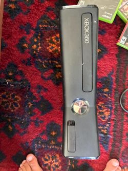 Xbox 360 4 controllers and games