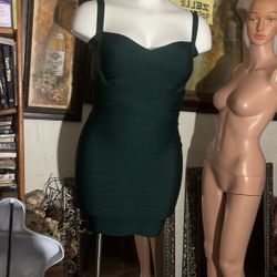 New Medium Hunter Green Beautiful Dress No Faja Needed With This Dress