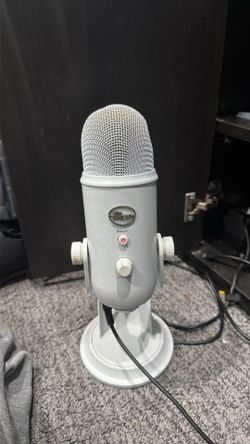 Blue Yeti USB Microphone (White)