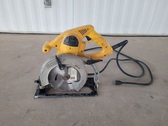 Dewalt corded  71/2 saw.