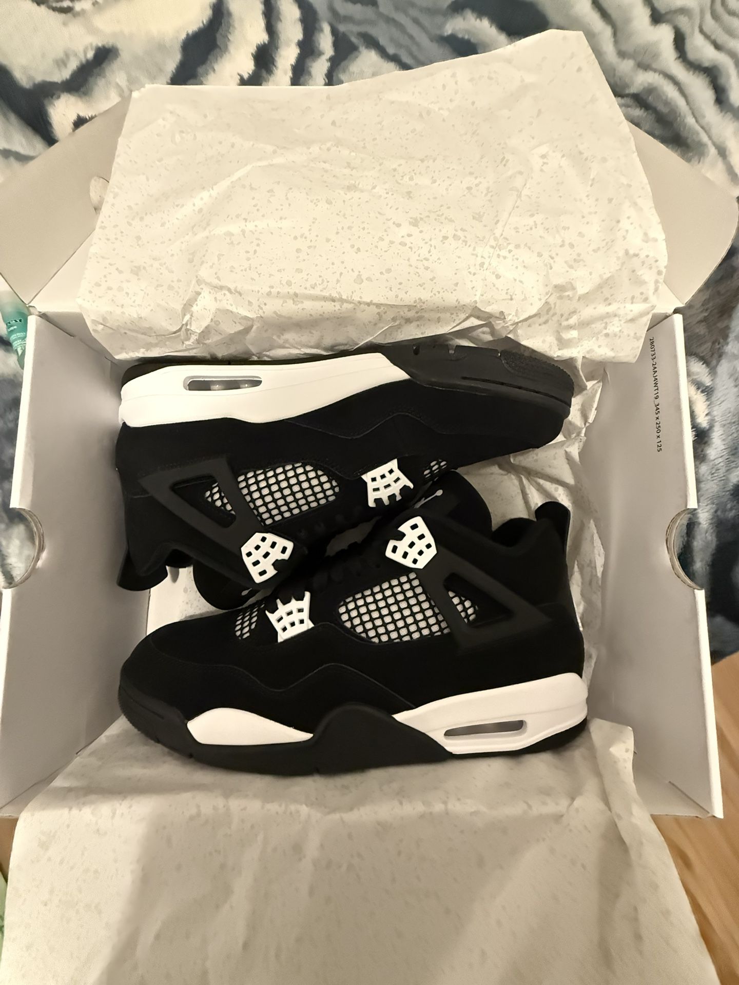 Jordan 4 White Thunders