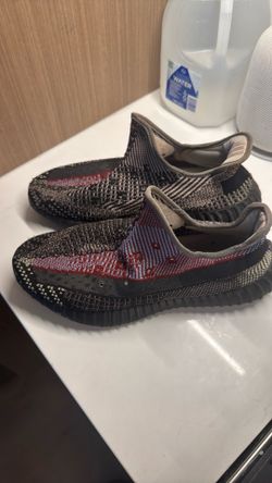 Yeezy boosts 350 size 13 (no laces)