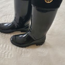 TH Raining Boots Size 6