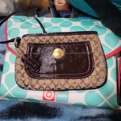 COACH WRISTLET PURSE 
