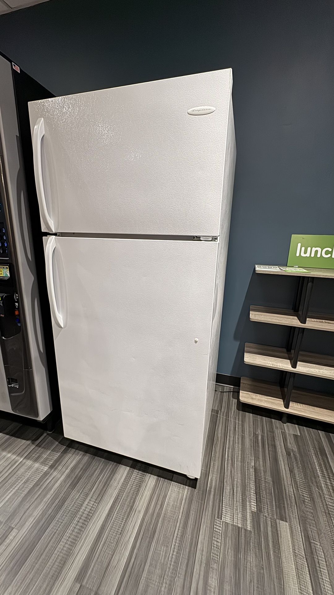 Ice Cold Refrigerator And Freezer