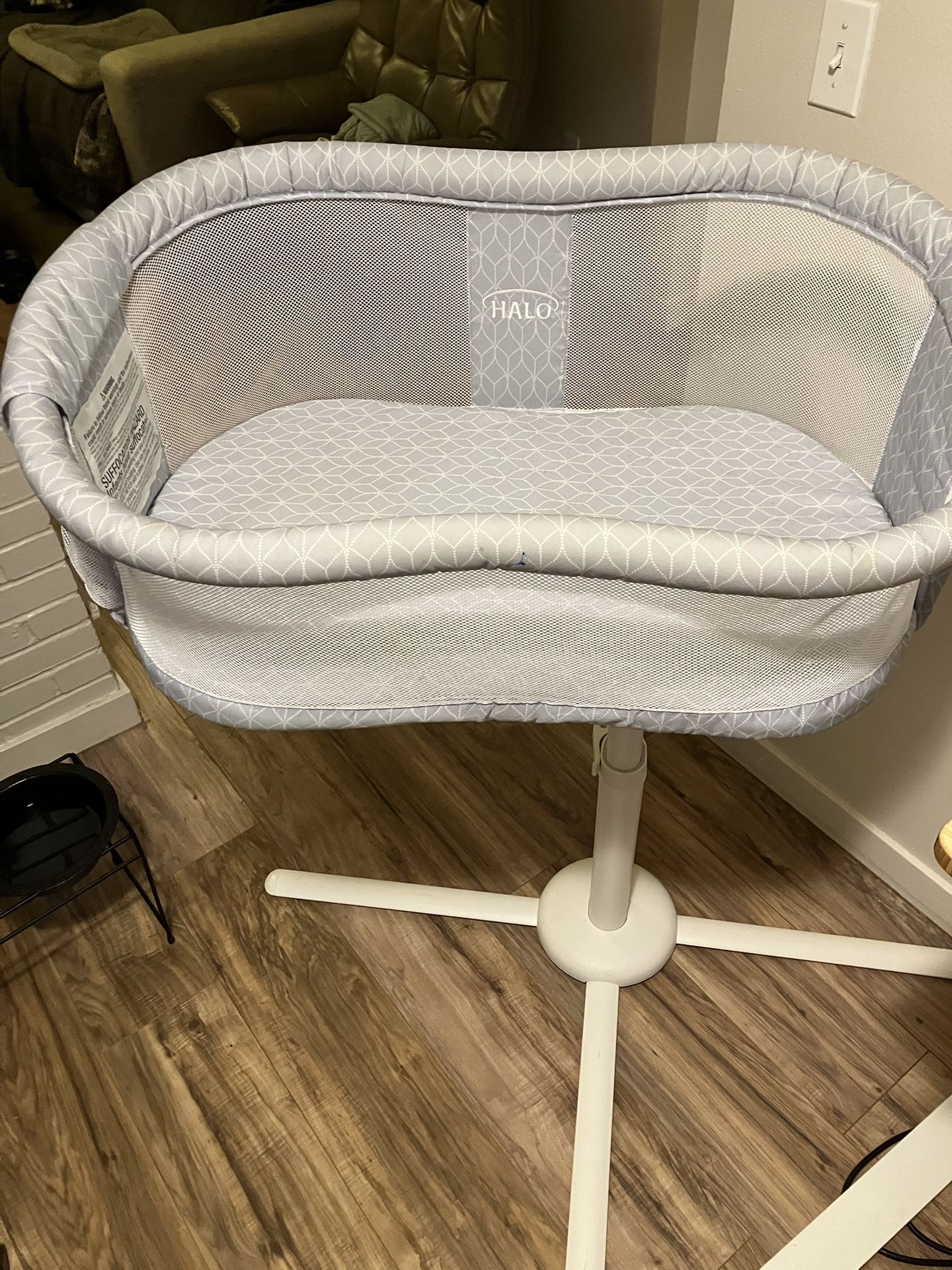Halo Swivel Bassinet