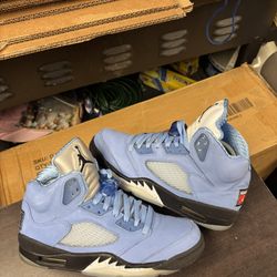 Air Jordan 5 UNC 