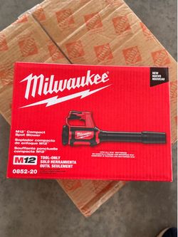 $100 New Milwaukee M12 12V Lithium-Ion Cordless Compact Spot Blower (Tool-Only ower (Tool-Only)