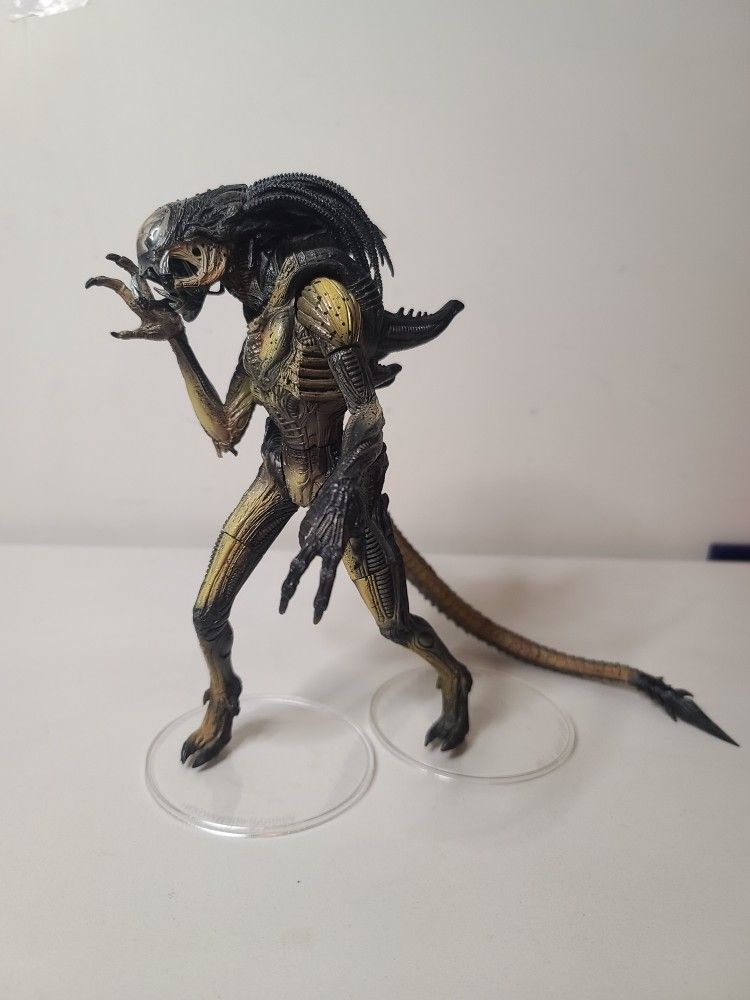 Vendo Neca 8 Inch Predalien Exelente Condicion