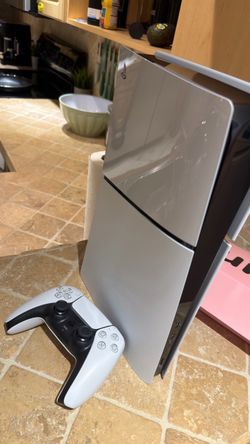 Ps5 Slim Console + 1 Joystick