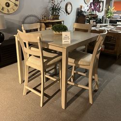 Light Grey Counter Height Table And 4 Barstools 