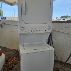 Washer/Dryer Stackable GE