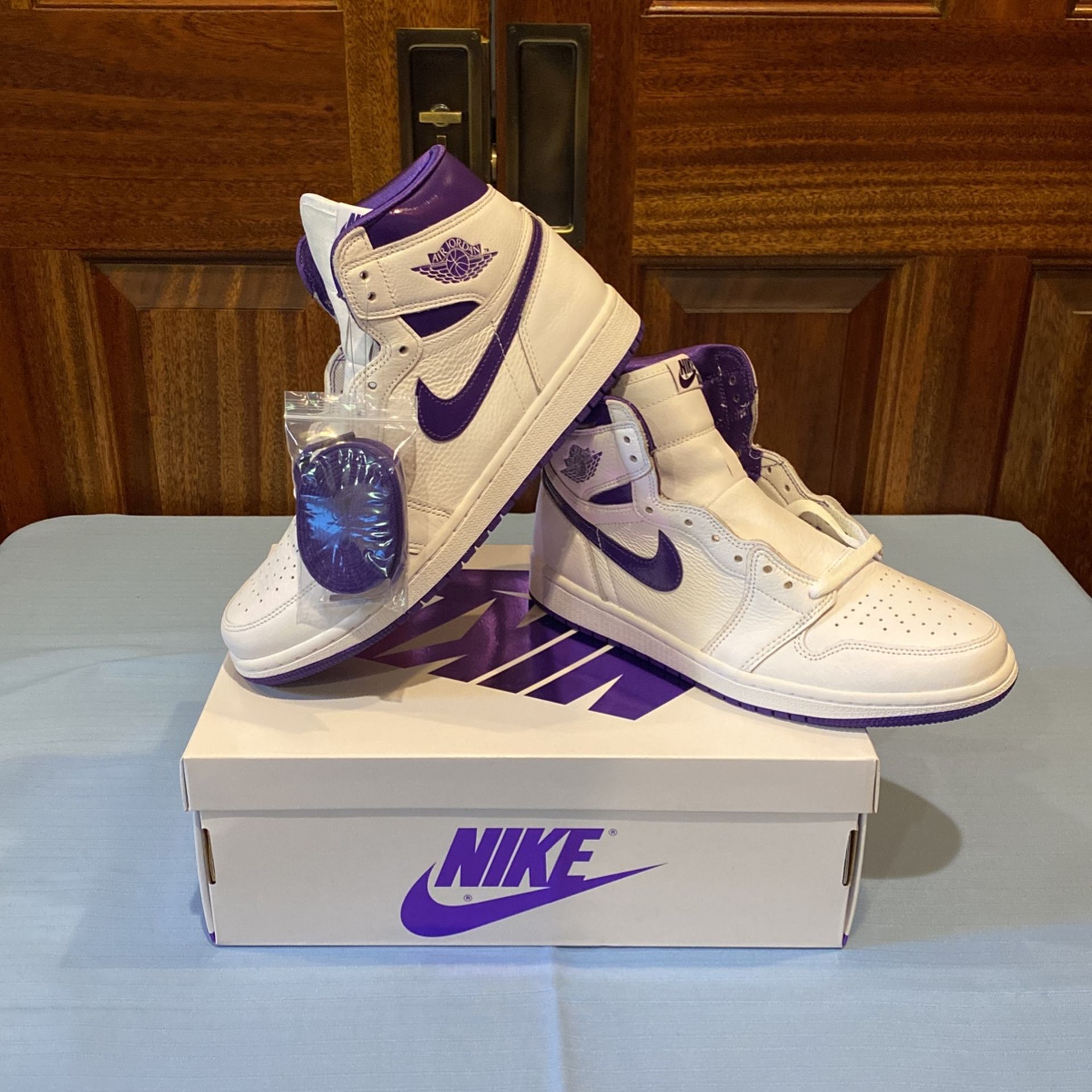 WMNS Air Jordan 1 High OG Size 9