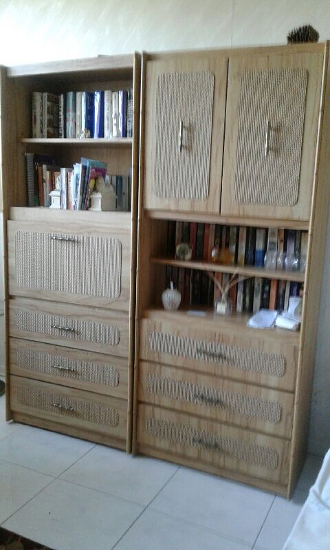 Rattan bookshelf / Hutch