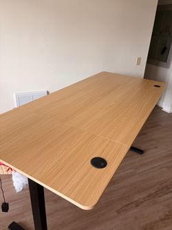 Adjustable desk 72x32”