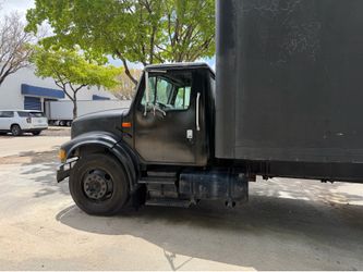 24 Ft Box Truck International 1998
