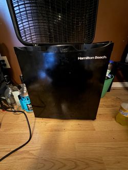 Hamilton Beach Black Mini Fridge