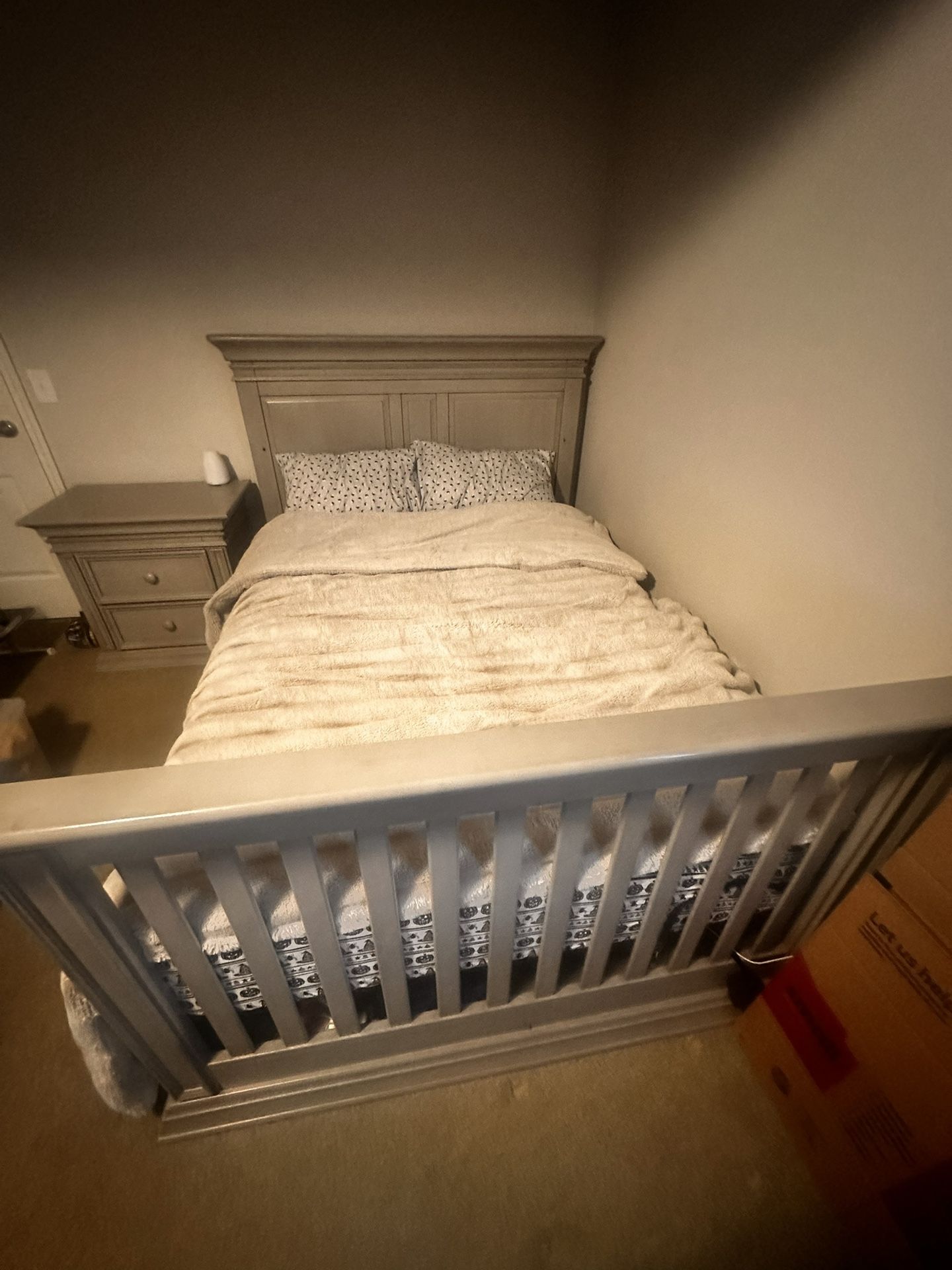 Full Size Bed Set