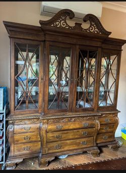 Beautiful Vintage China Cabinet Hutch (Missing Glass In Single Door-See Pictures) OBO