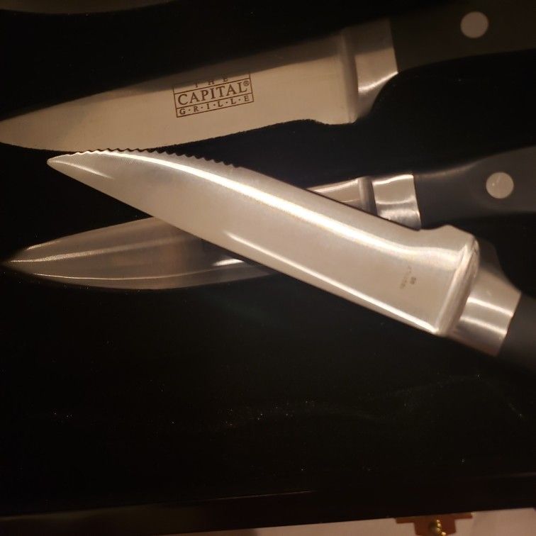 Oneida A3 serrated steak knives for Sale in San Diego, CA - OfferUp