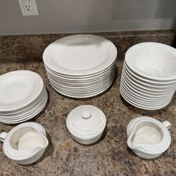 Pfaltzgraff Dish Set