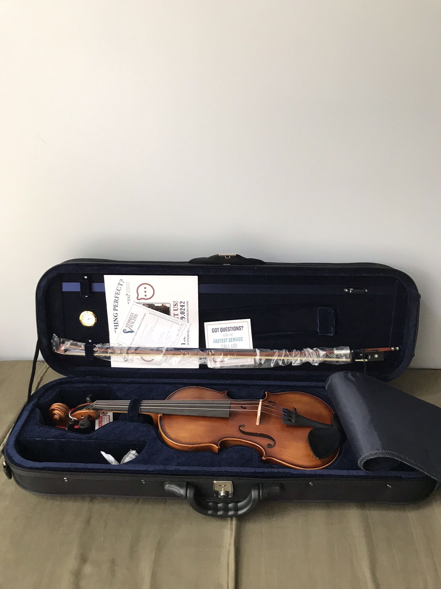 Brand New Richard Bunnel G2 Student Violin 4/4 (Full) Size