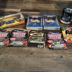 Collectible Small Scale Diecast Cars