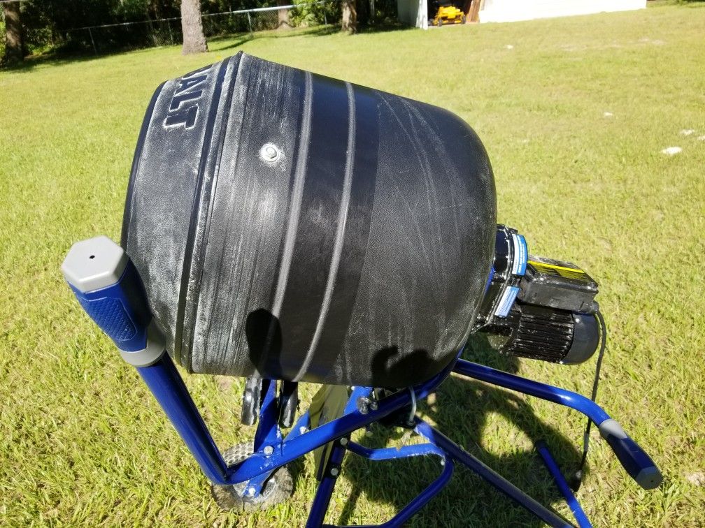 KOBALT CEMENT MIXER