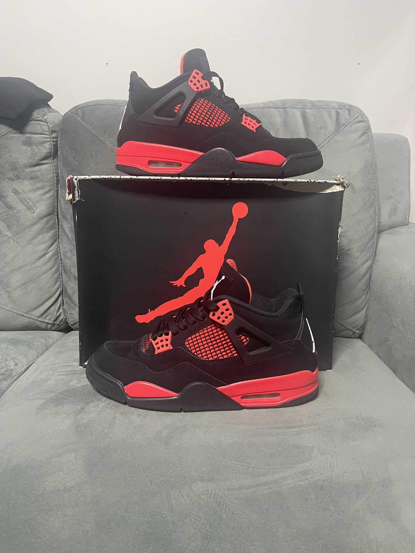 Jordan 4 Reds Thunders 